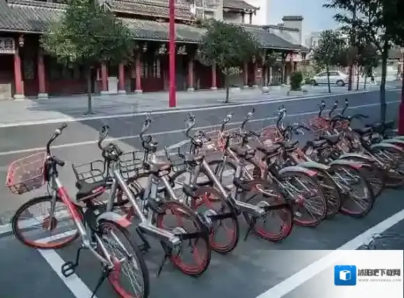 摩拜单车骑行者